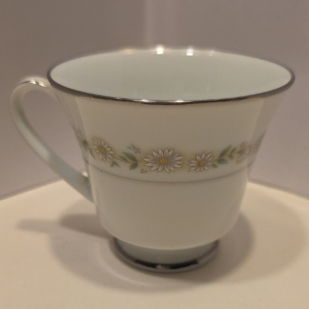 Vintage Teacup Trilby pattern Noritake in Japan between 1969 and 1984